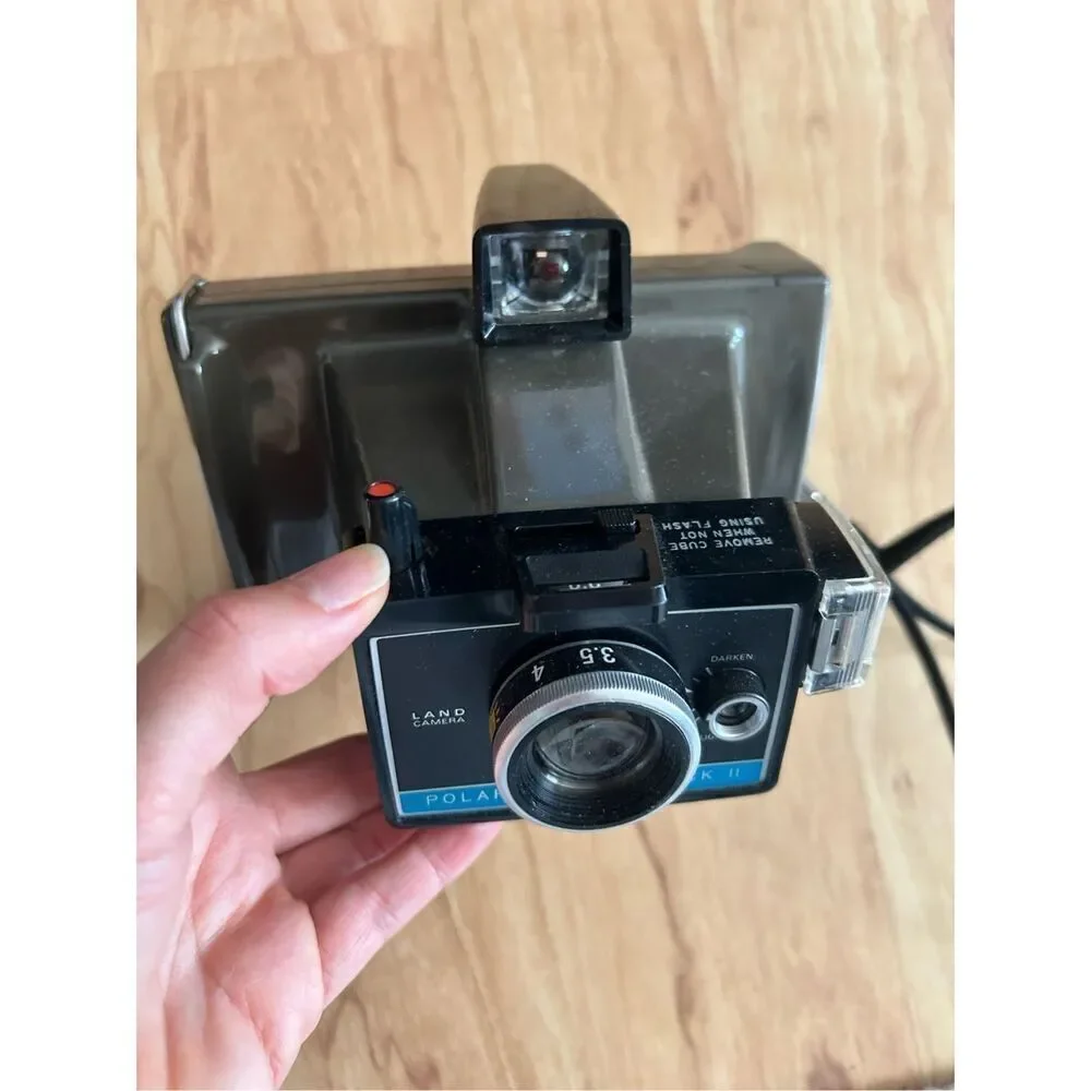 Vintage Polaroid Colorpack II with and instructions/brochure w box not tested